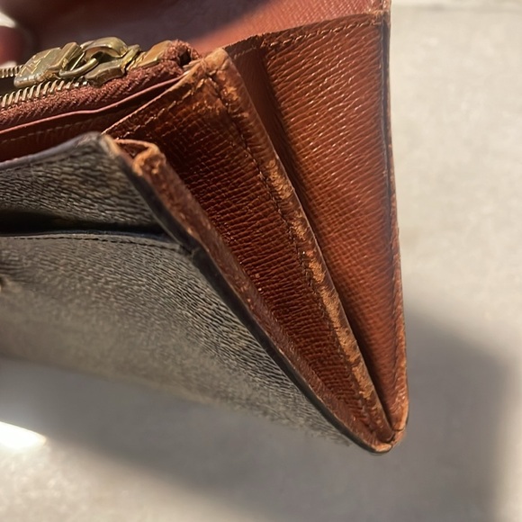Vintage Louis Vuitton wallet - Picture 6 of 14